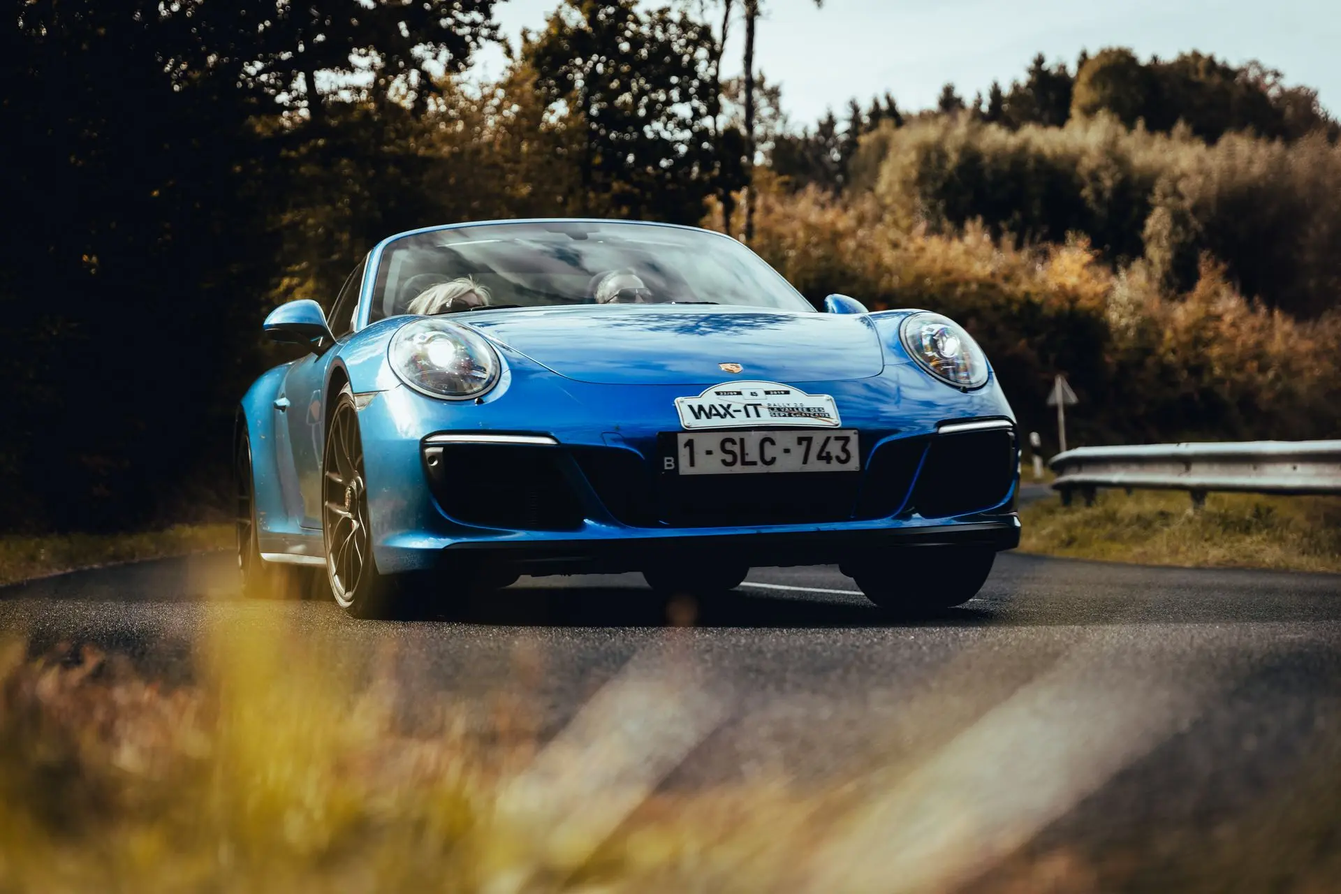 Porsche 911 blue 1SLC743
