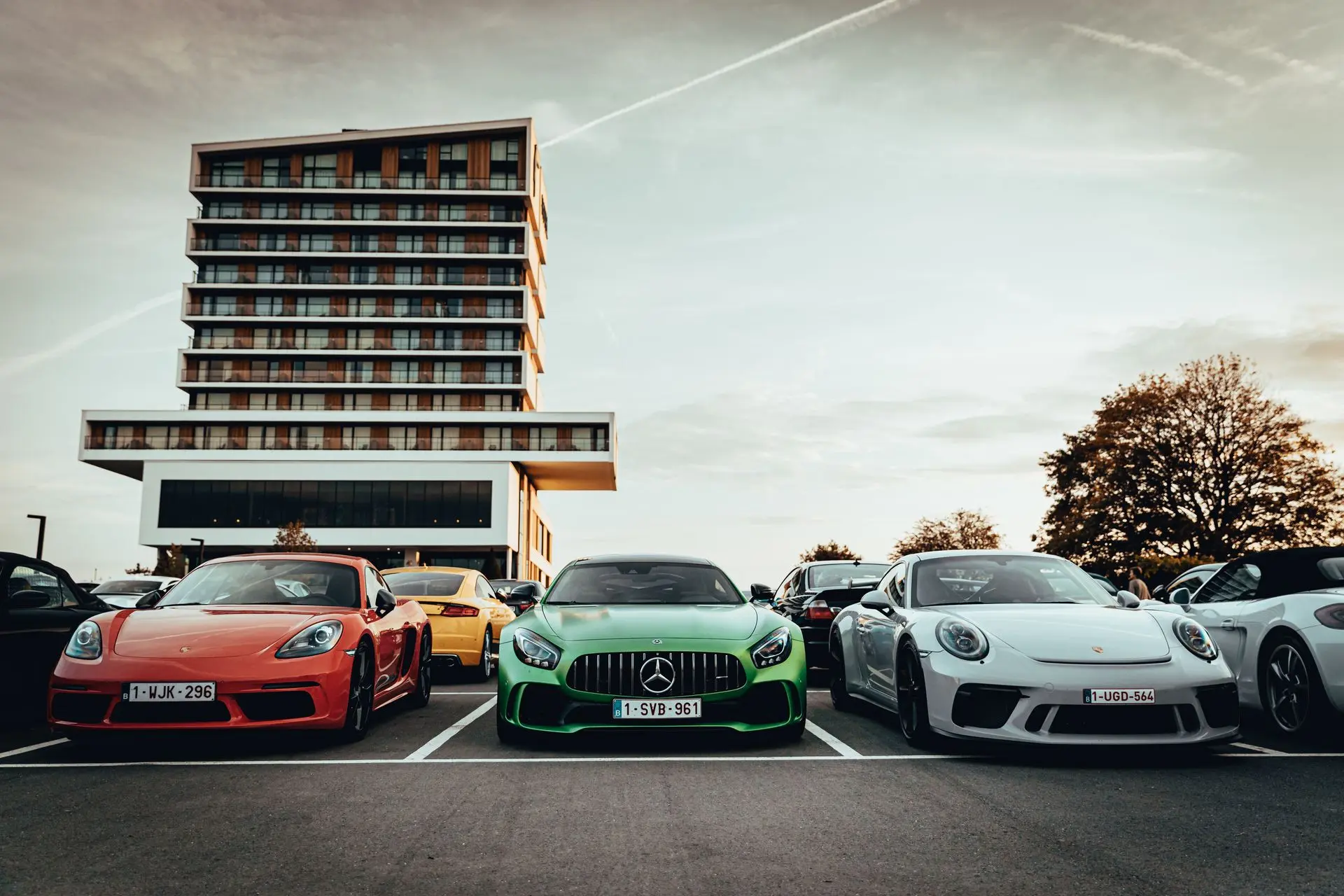 Porsche Cayman Red Mercedes, Porsche 911
