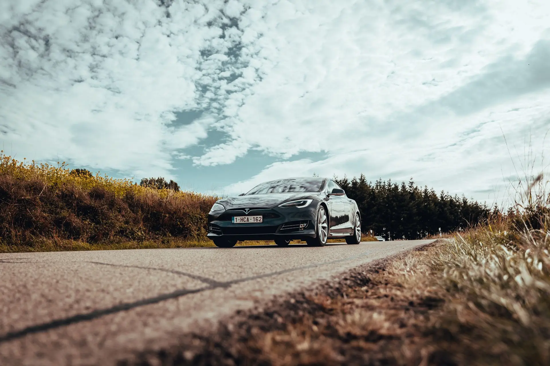 1HCA162 Grey Tesla Model S