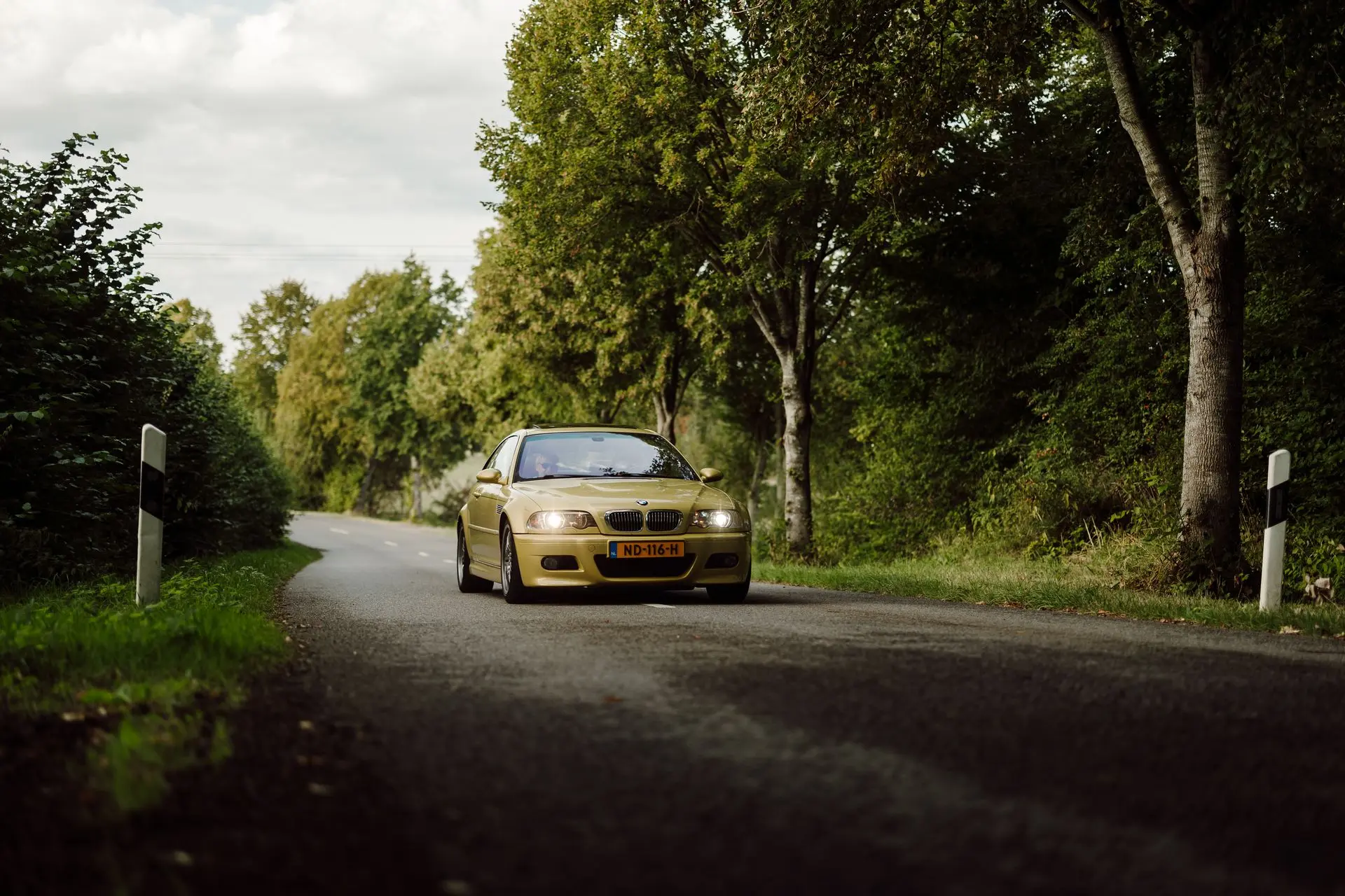 Yellow BMW e46 coupé